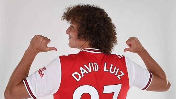 David Luiz di harapkan bisa memperbaiki lini belakang